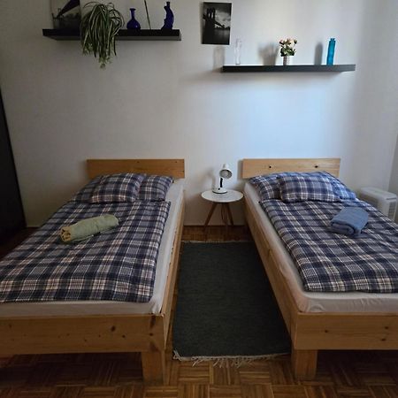 Orsi Szallashelyek Kecskemet 2 エクステリア 写真